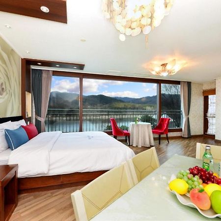 Moonlight Blue Pension Gapyeong Exterior photo