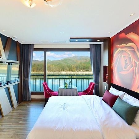 Moonlight Blue Pension Gapyeong Exterior photo