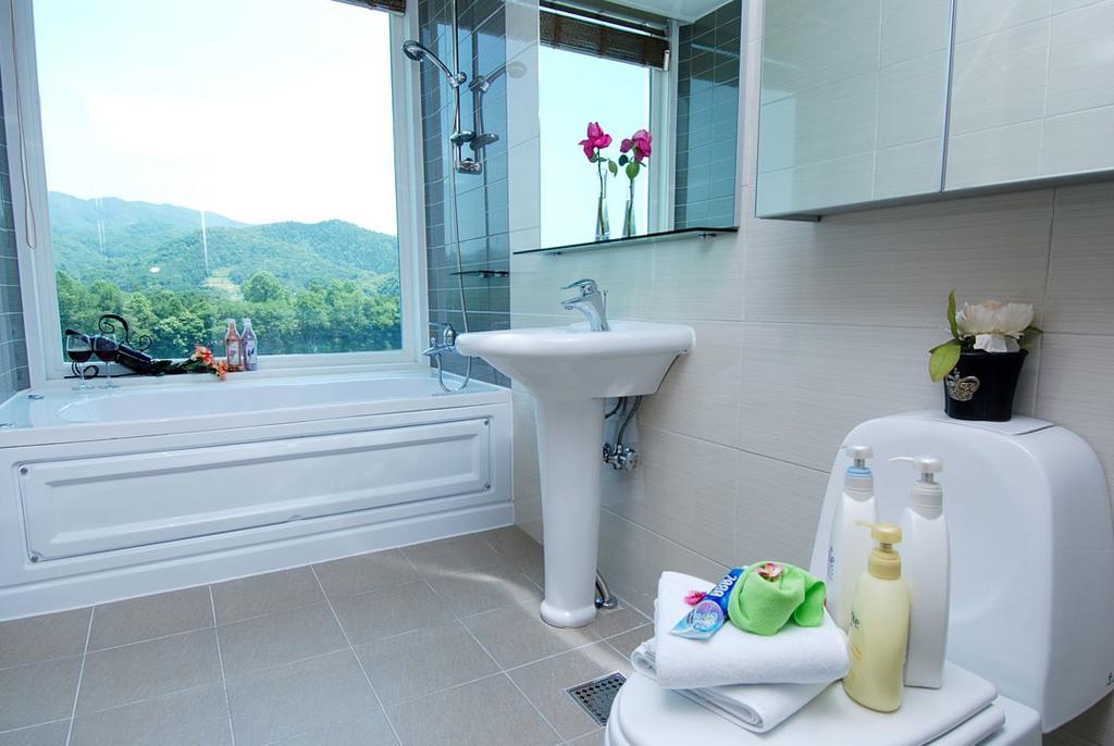 Moonlight Blue Pension Gapyeong Exterior photo