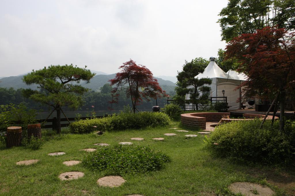 Moonlight Blue Pension Gapyeong Exterior photo