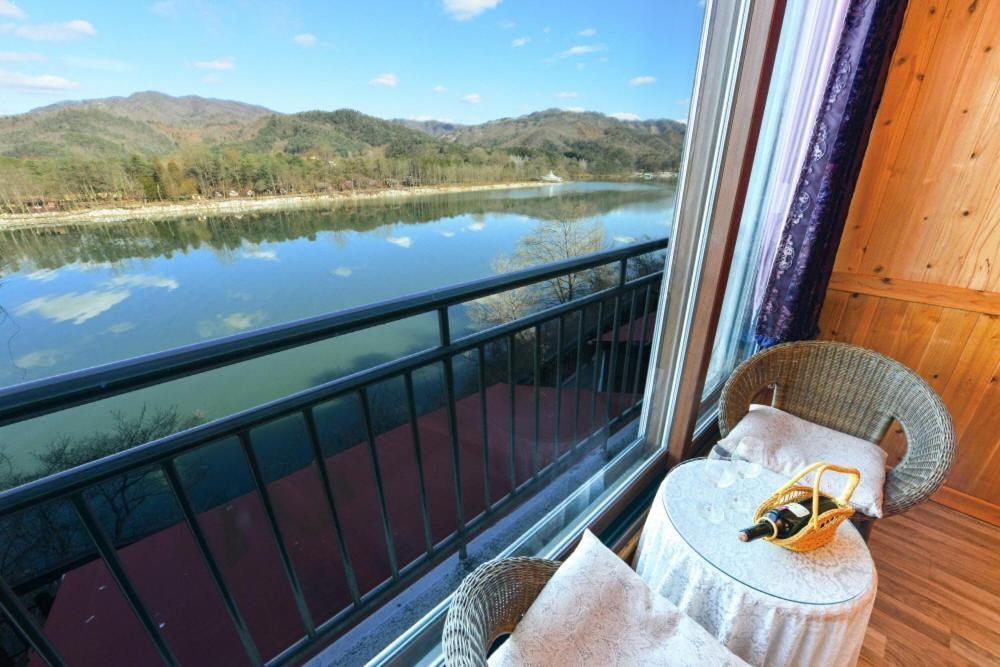 Moonlight Blue Pension Gapyeong Exterior photo