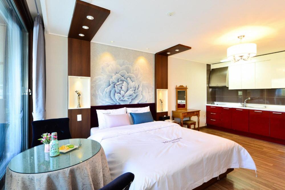 Moonlight Blue Pension Gapyeong Exterior photo