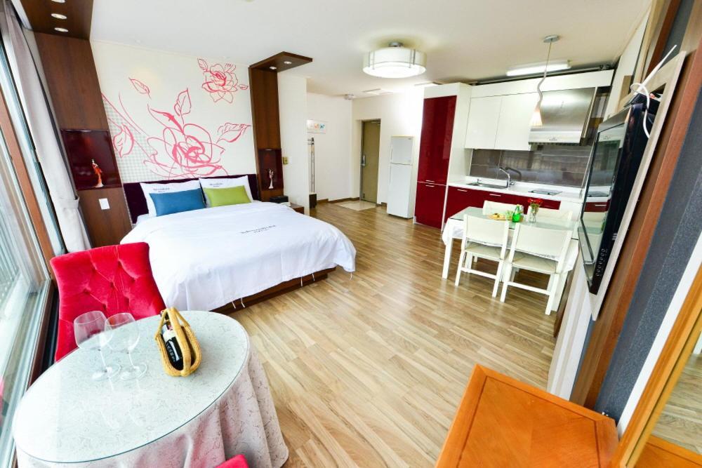 Moonlight Blue Pension Gapyeong Exterior photo