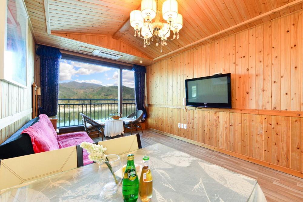 Moonlight Blue Pension Gapyeong Exterior photo