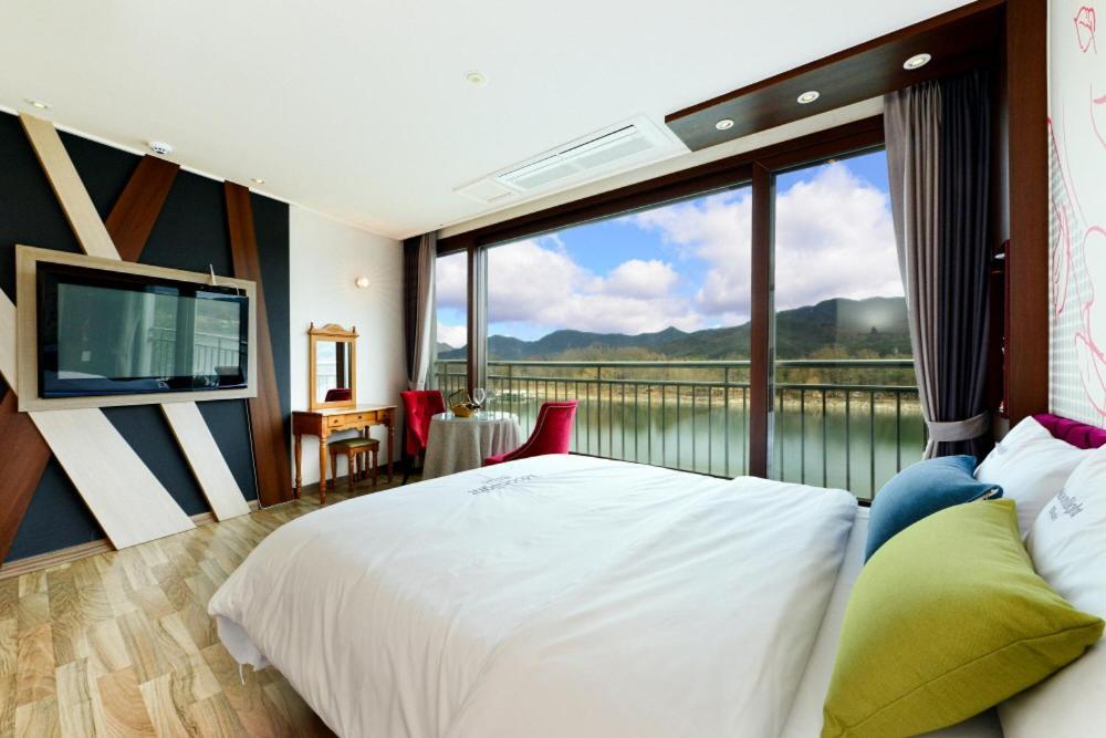 Moonlight Blue Pension Gapyeong Exterior photo